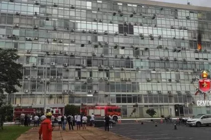 Incêndio no Ministério da Defesa