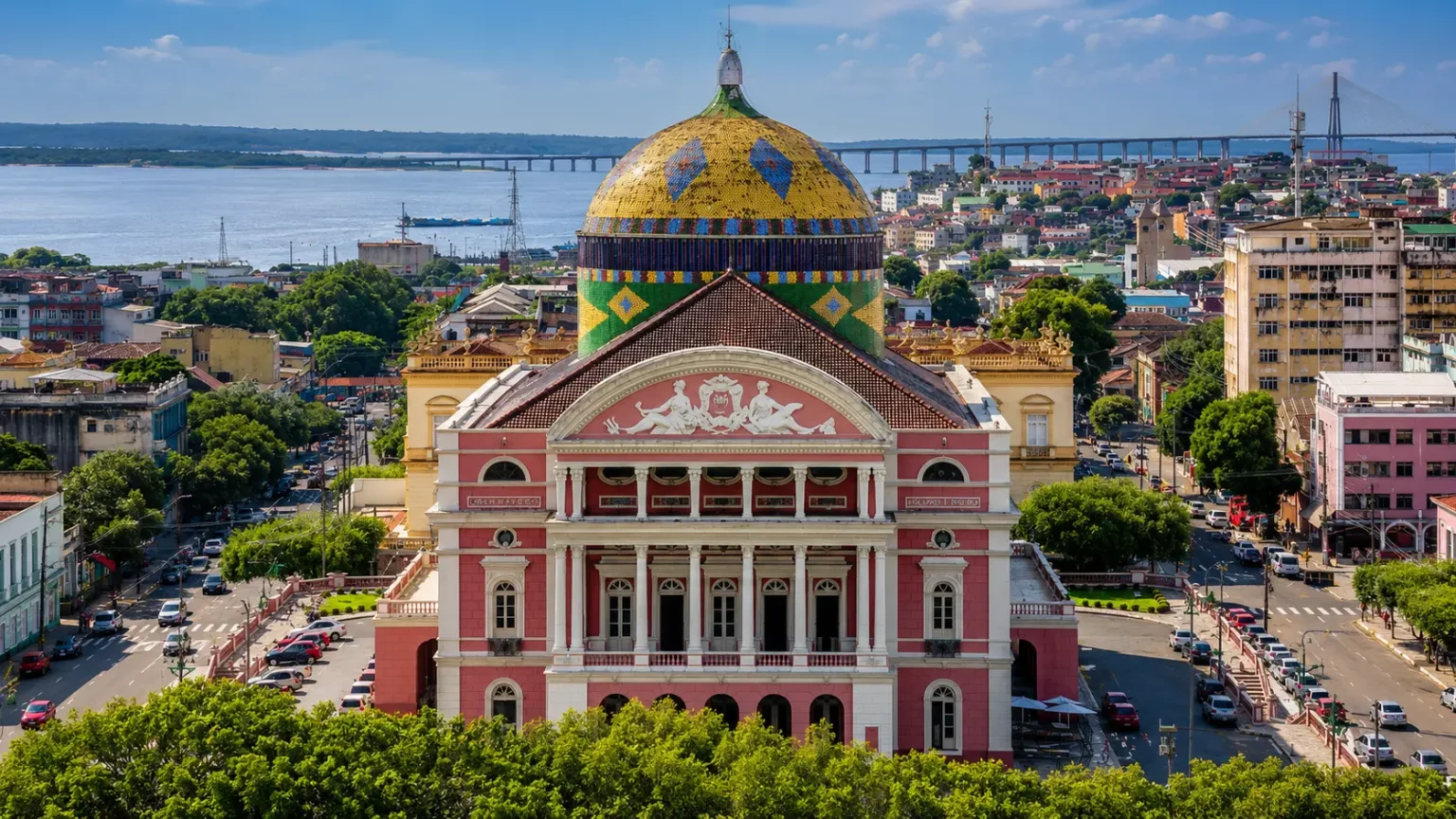Teatro Amazonas e Largo de São Sebastião entre os principais pontos turísticos de Manaus